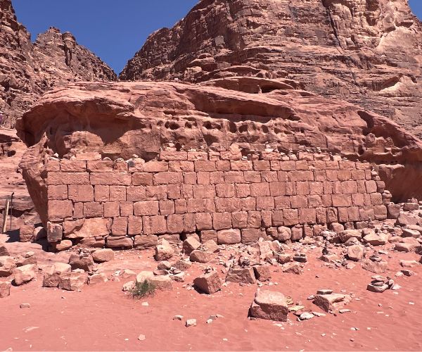 Lawrence House by Khaled`s Camp-Wadi Rum